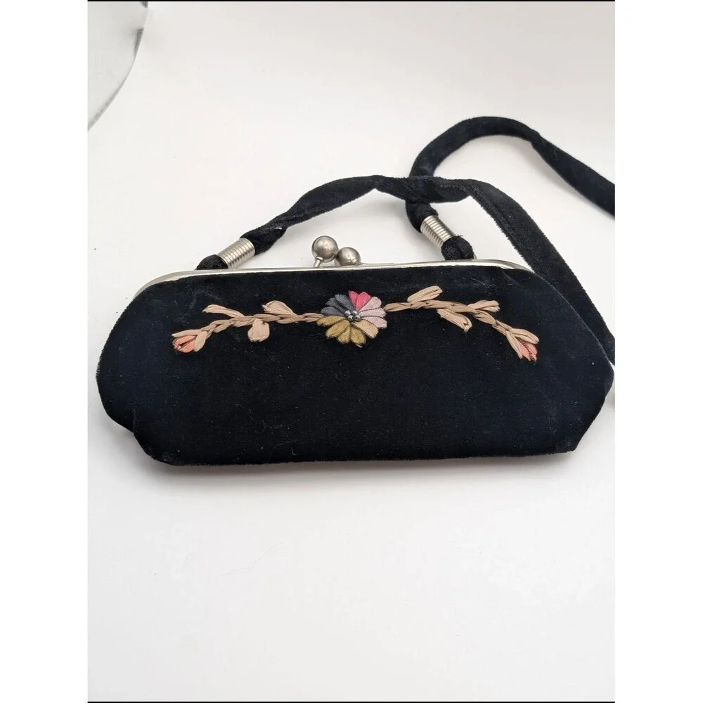 1950's Black Velvet Ribbonwork Floral Evening Bag, Kiss Lock Clutch Shoulder Pur